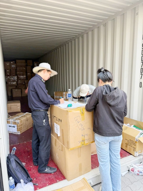 Nhiều loại hàng không rõ nguồn gốc được phát hiện trong lô hàng