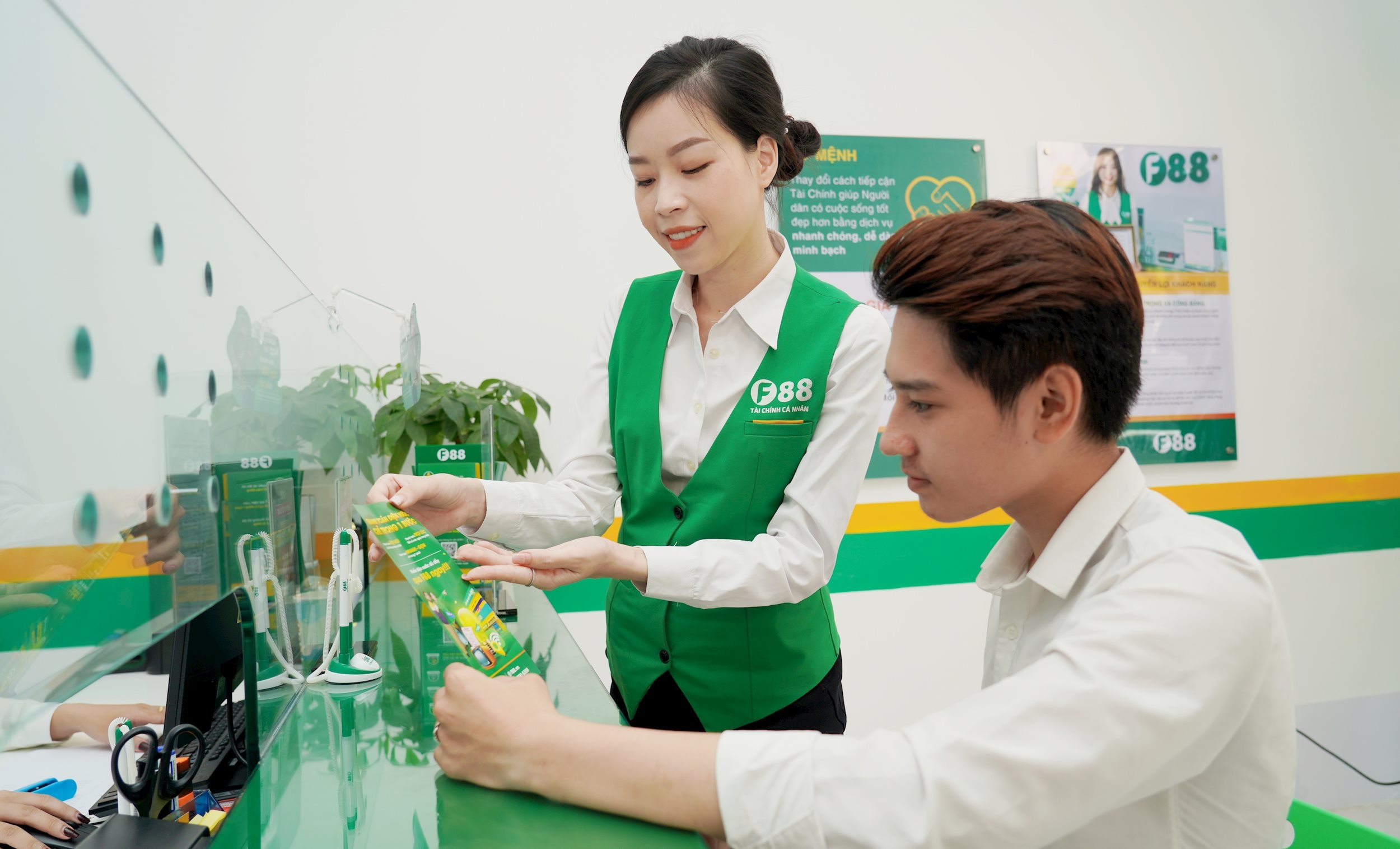 Vào tháng 4/2025, FiinRatings đã nâng triển vọng của F88 từ mức “Ổn định” lên “Thuận lợi”