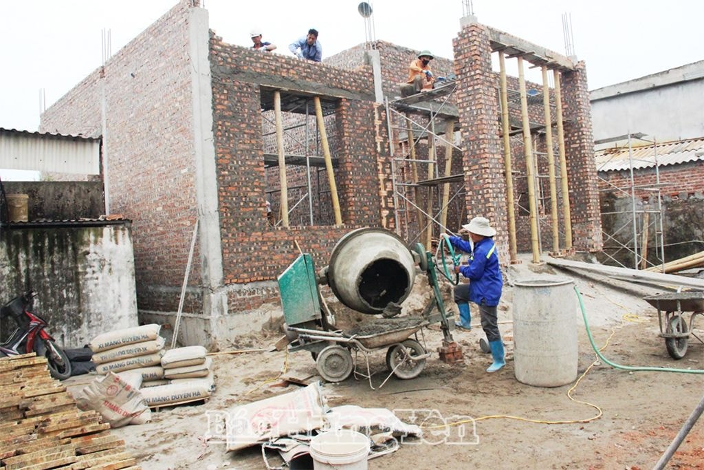 Trong đó xây mới 630 nhà, sửa chữa 735 nhà; còn 3 nhà chưa khởi công xây mới (huyện Văn Lâm còn 2 nhà do nằm trong phạm vi giải tỏa của đường Vành đai 4 - Vùng Thủ đô Hà Nội, hiện đang chờ được cấp đất để tái định cư; thành phố Hưng Yên còn 1 nhà do chưa xác định được mốc đất để khởi công). 