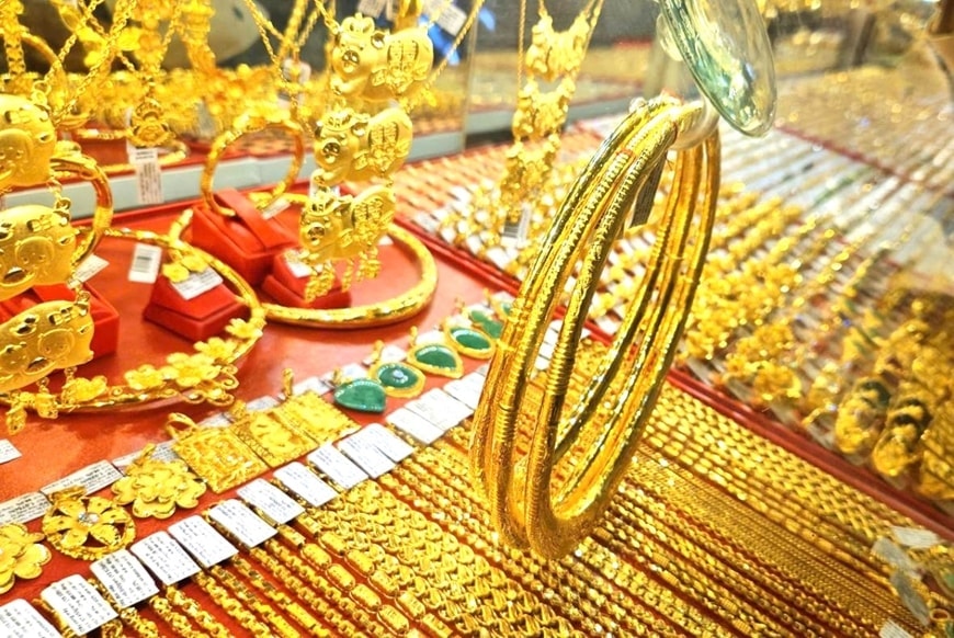 Giá vàng hôm nay 25/5/2025: Trong nước và thế giới đồng loạt tăng mạnh