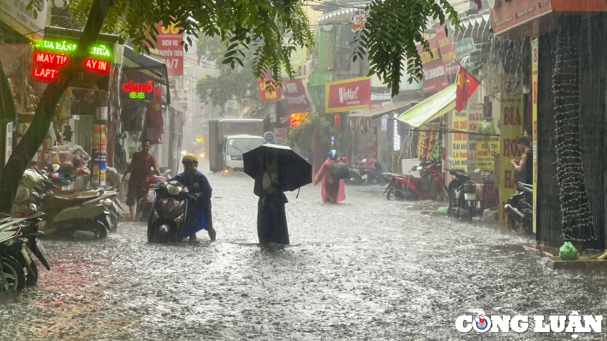mưa lớn