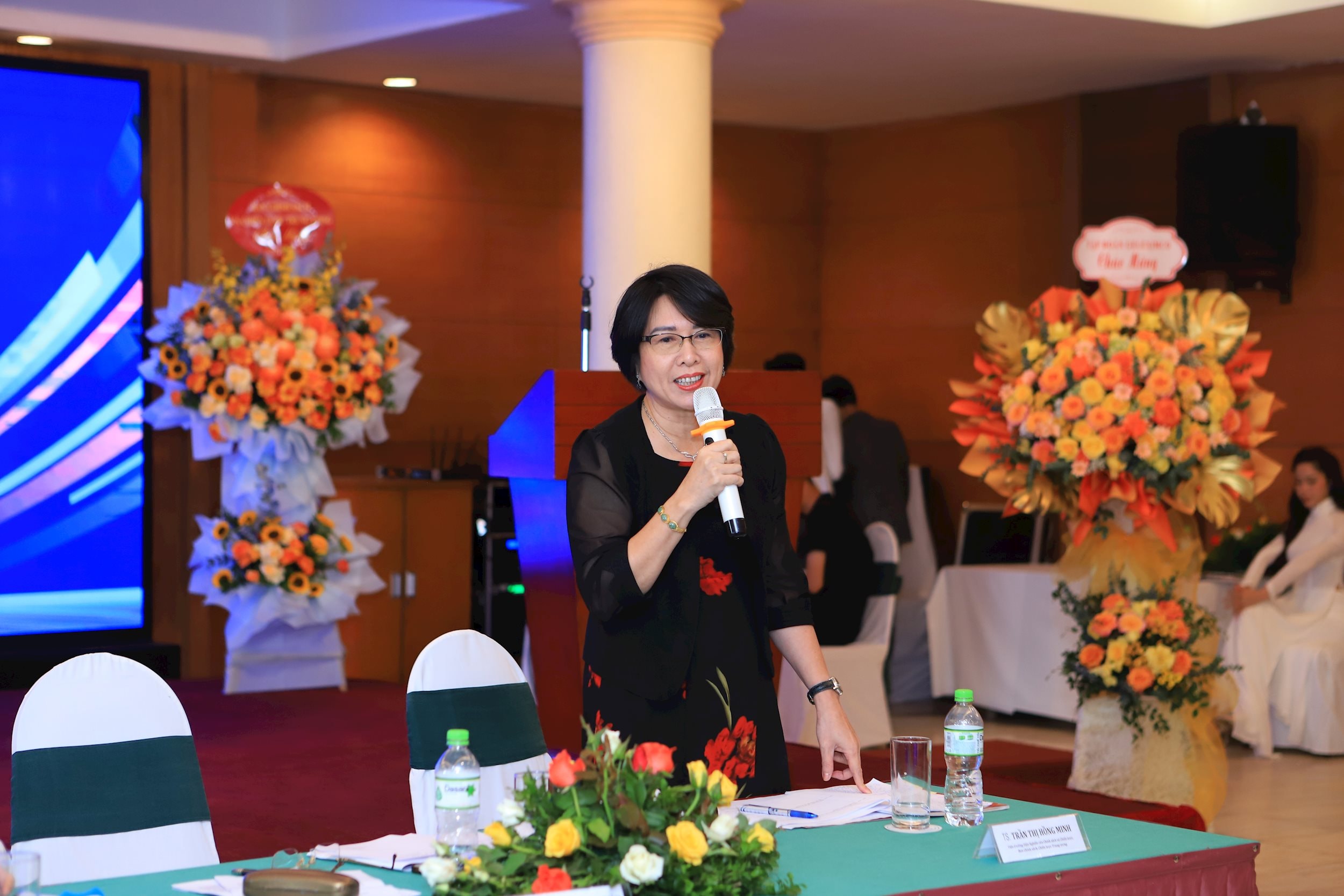 Bà Trần Thị Hồng Minh