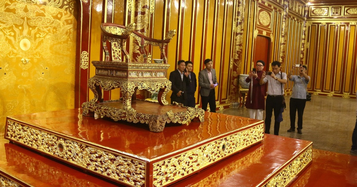 ngaqi-vang-trieu-nguyen-bao-vat-quoc-gia-bi-gay-17481056716691312070993-207-243-1399-2520-crop-17481062752231037178924.jpg