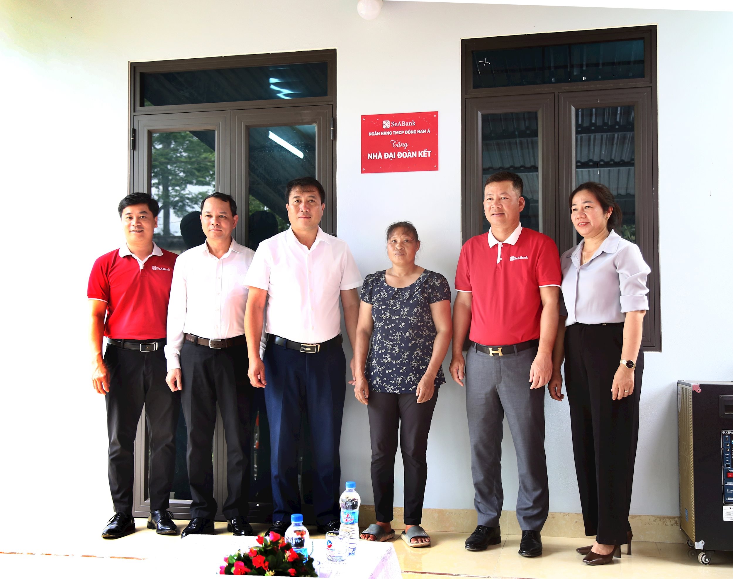 SeABank bàn giao nhà cho tỉnh Hòa Bình.