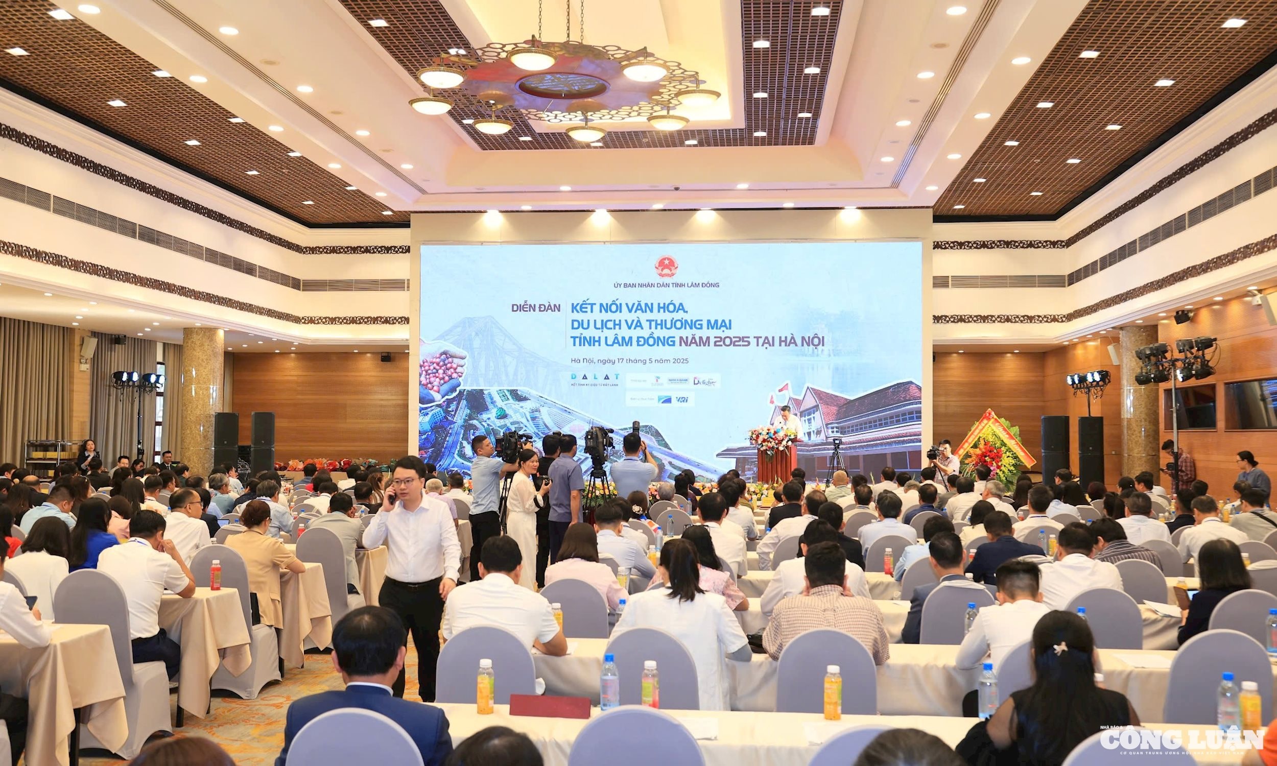 Quang cảnh diễn đàn Kết nối “Văn hóa - Du lịch - Thương mại” tỉnh Lâm Đồng năm 2025. Ảnh: Đình Trung