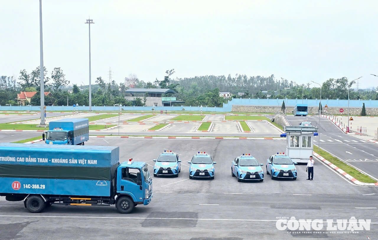 anh-1-ky-sat-hach-lai-xe-truong-cao-dang-tkv.jpg