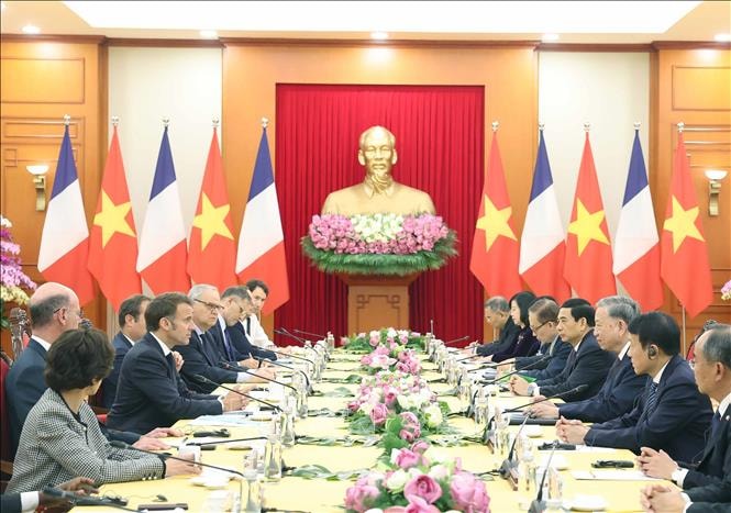 tong-thong-phap-a.jpg
