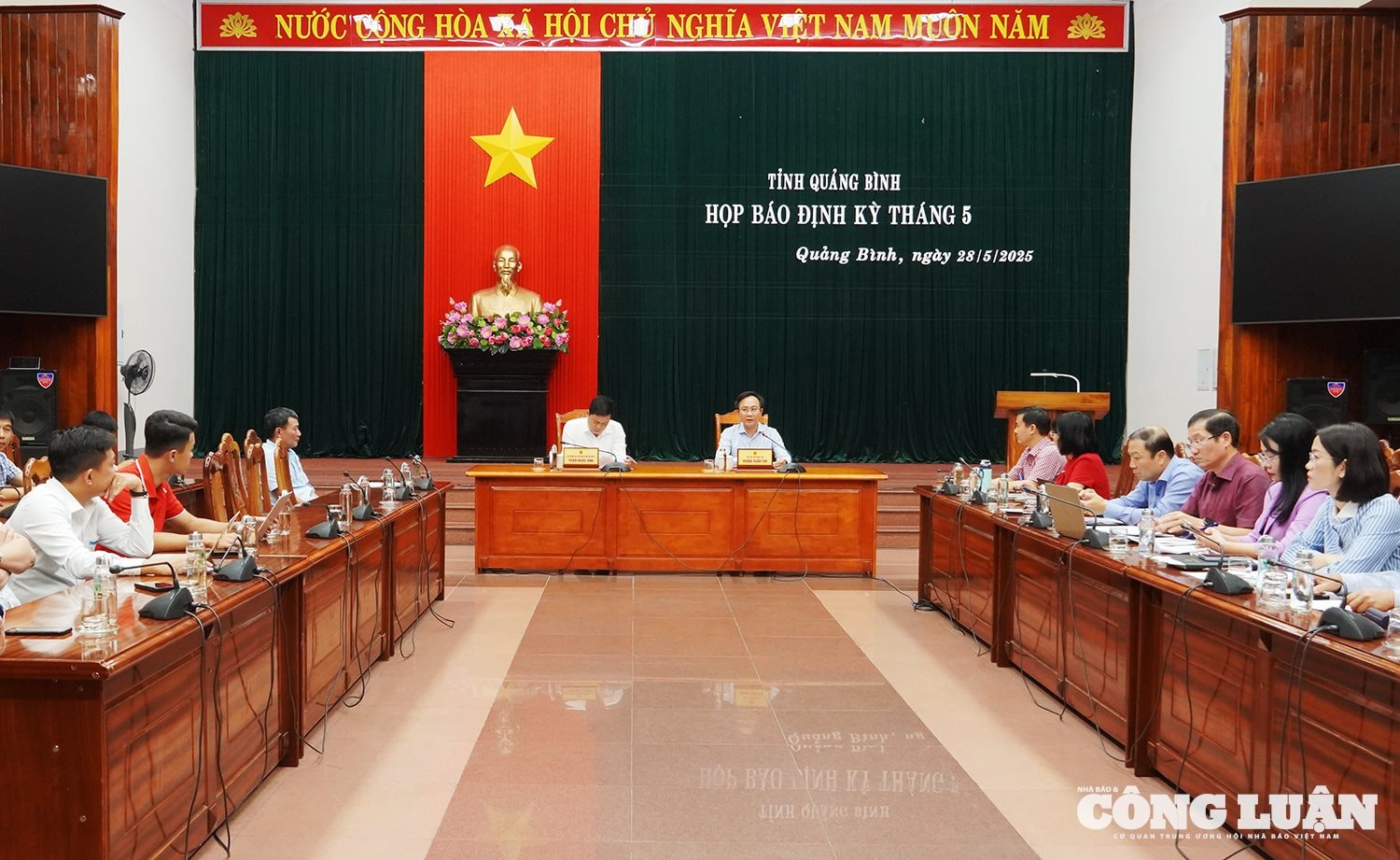images814260_quang_ca_nh_ho_p_ba_o1.jpg