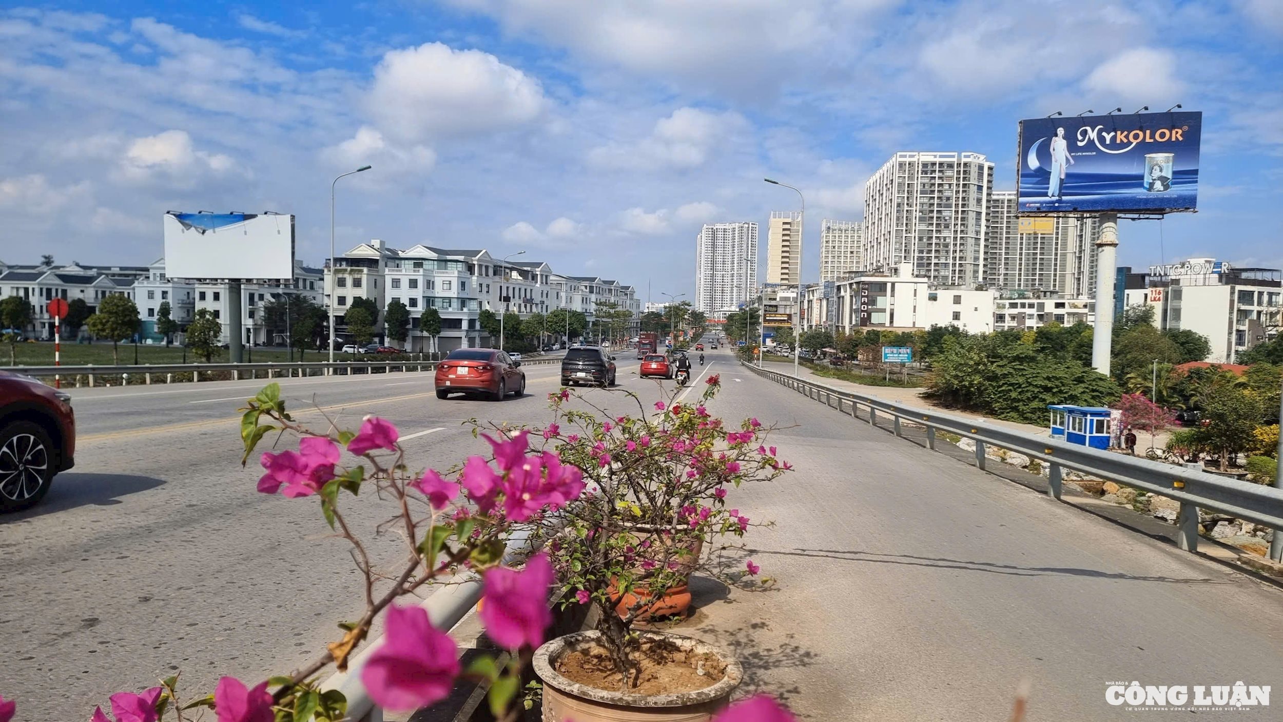 Thành phố Hải Phòng sau sáp nhập trực thuộc Trung ương, có diện tích tự nhiên là 3.194,7 km2, dân số 4.664.124 người