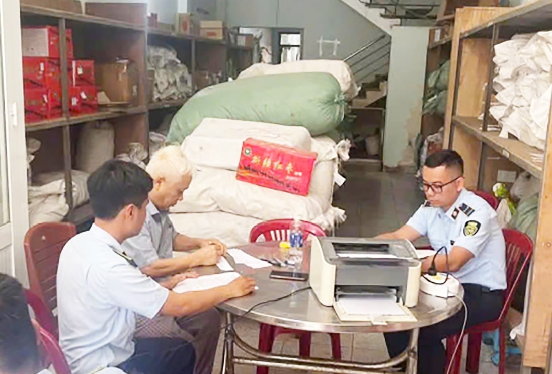 Cơ quan chức năng làm việc với cơ sở Dược liệu