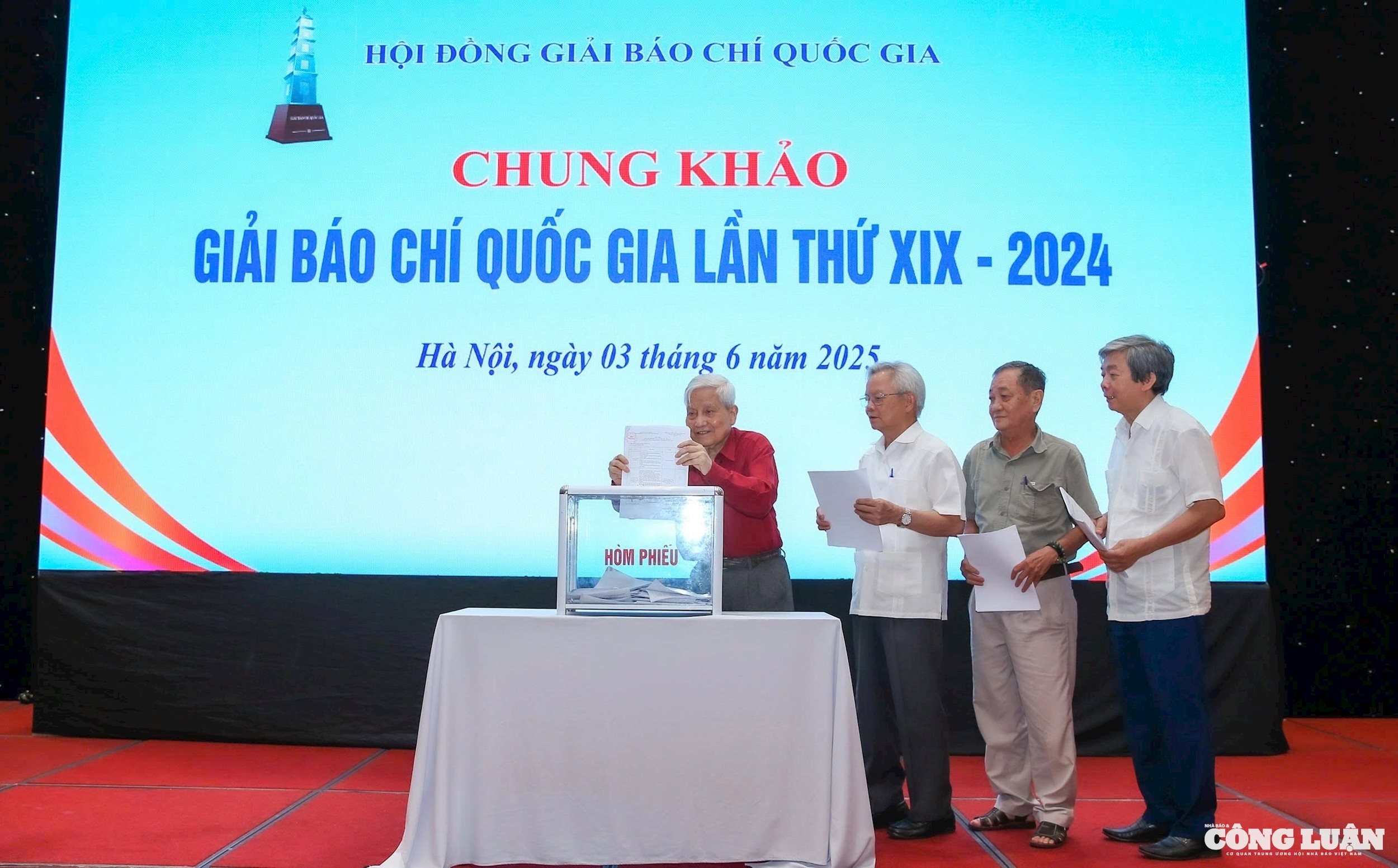 319be7949d9c29c2708d.jpg