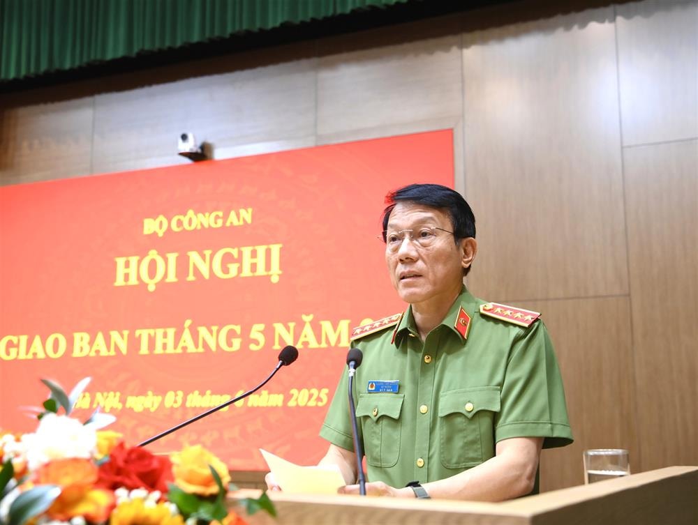 Bộ trưởng Bộ Công an Lương Tam Quang phát biểu kết luận Hội nghị.