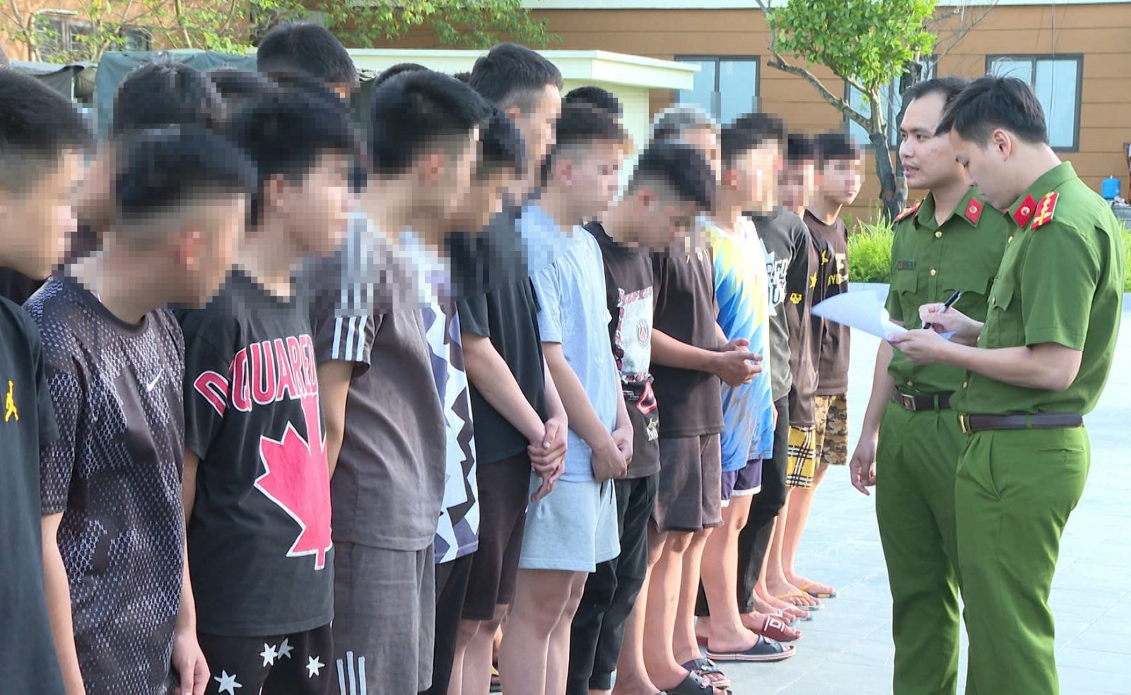 conganthanhhoa.gov.vn-upload-81582-fck-px03hoa2-_anh-1-2-.jpg