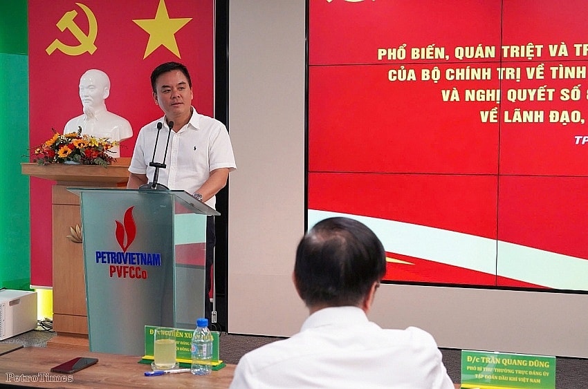 Đồng chí Nguyễn Xuân Hòa - Bí thư Đảng ủy, Chủ tịch HĐQT PVFCCo phát biểu tại Hội nghị phổ biến, quán triệt và triển khai thực hiện Kết luận số 76-KLTW ngày 2442024 của Bộ Chính trị