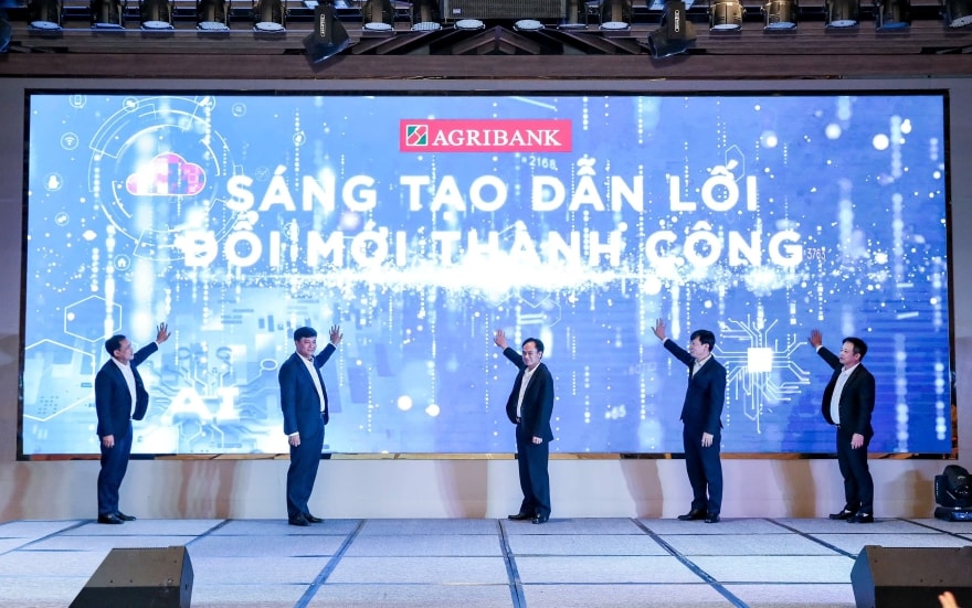 Ảnh 4 - Agribank phát động chương trình hành động đột phá phát triển khoa học công nghệ, đổi mới sáng tạo và chuyển đổi số trong toàn hệ thống