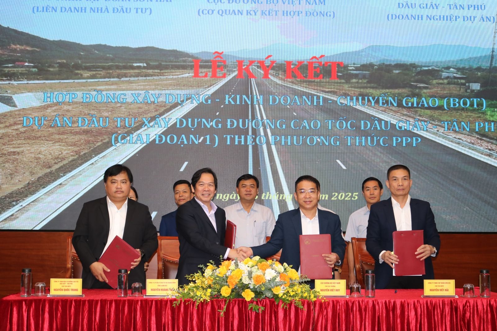 ký kết