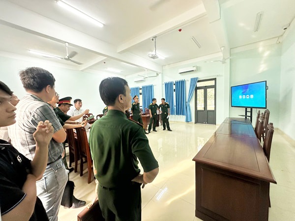 man-hinh-tuong-tac-luc-quan-2.jpg