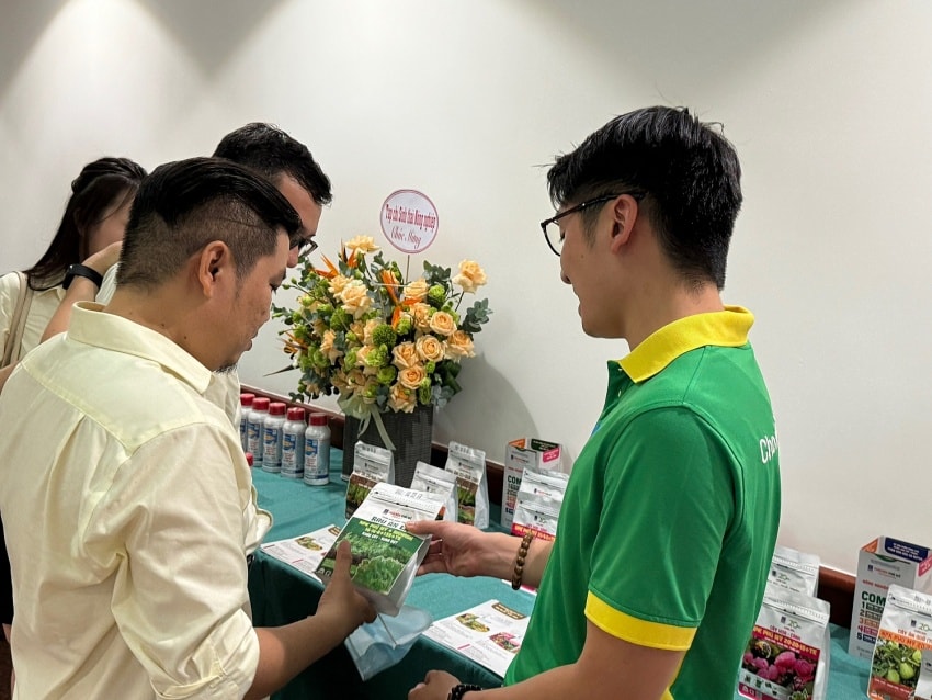 Sản phẩm phân bón Phú Mỹ cao cấp, chuyên dùng cho nông nghiệp đô thị - Phu My Garden được khách hàng quan tâm.