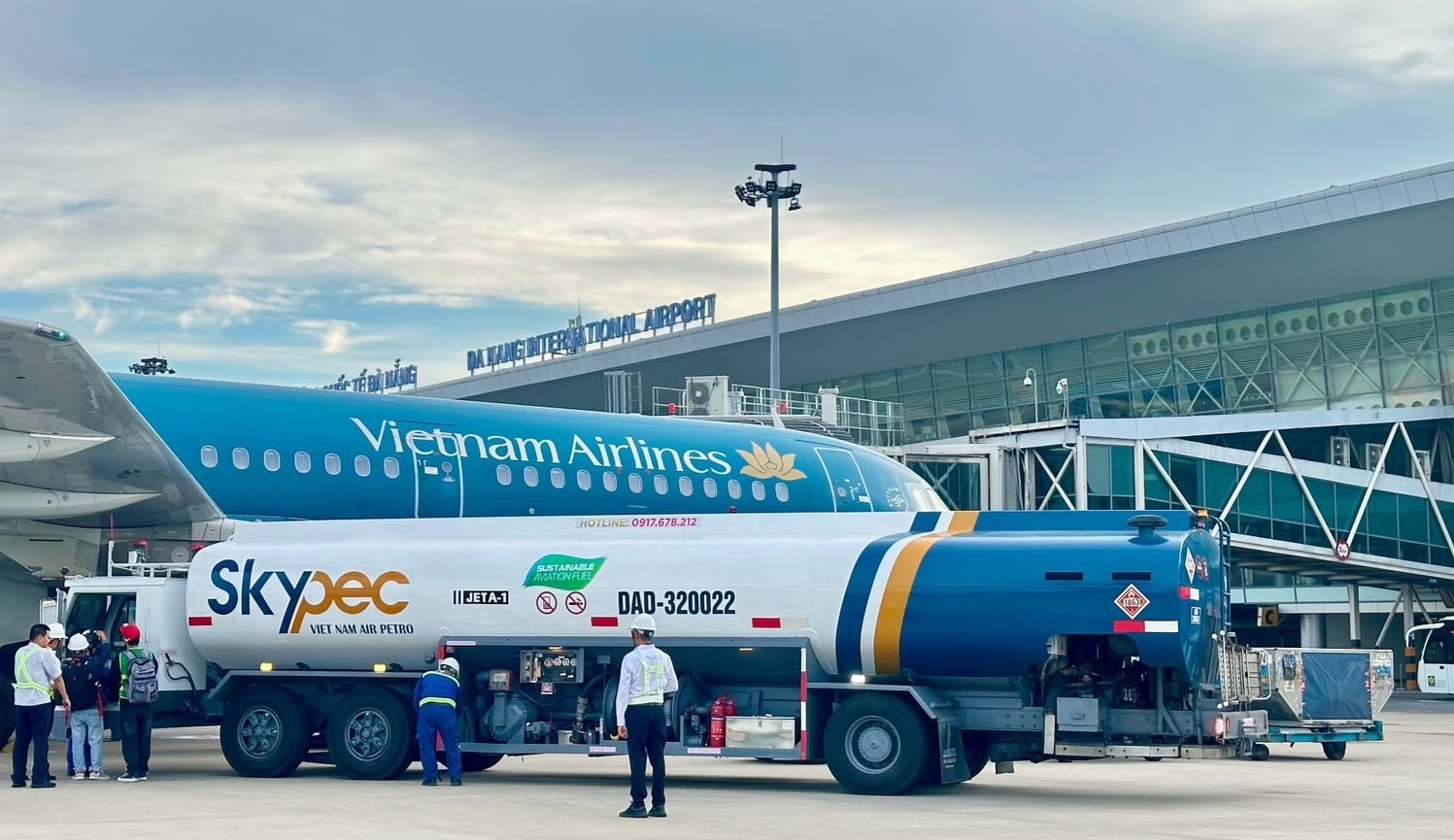 Vietnam Airlines “xanh hóa” Ngày Môi trường Thế giới: SAF đồng loạt cất cánh tại Việt Nam