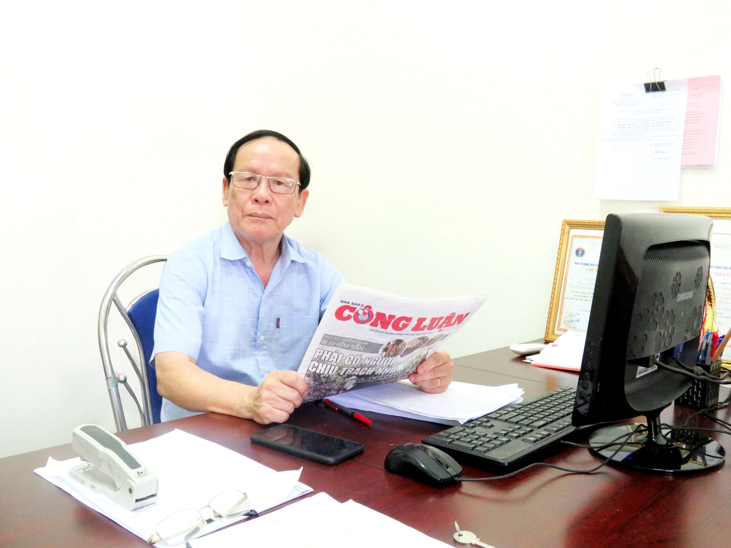 Nhà báo Nguyễn Khắc Hiển