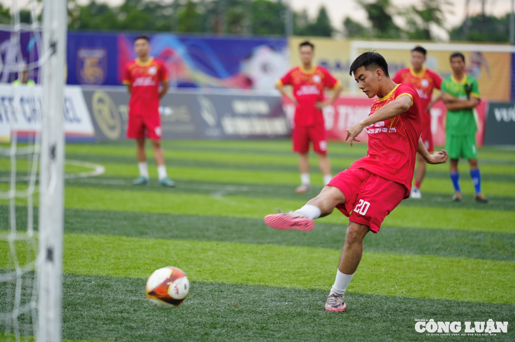 Ảnh màn hình 2025-06-08 lúc 20.42.46