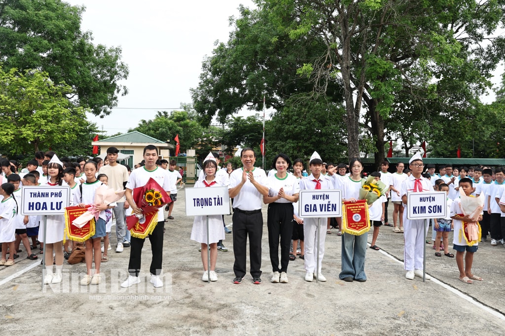 trao-hoa_1749438865601.jpg