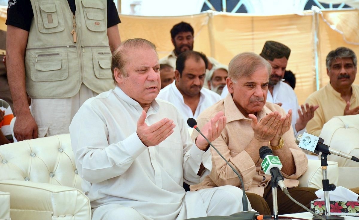 cm_shehbaz_and_pm_nawa_-36227070991-.jpg