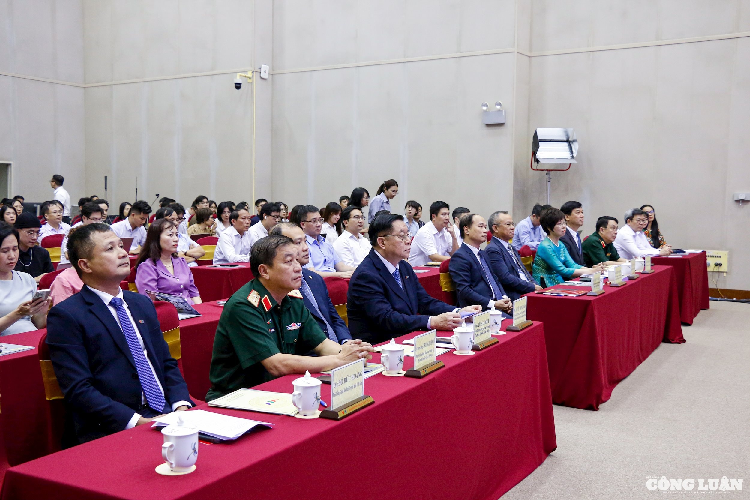cac dai bieu 2