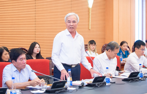 Chủ tịch Hiệp hội các Nhà đầu tư công trình giao thông đường bộ Việt Nam (VARSI) Trần Chủng phát biểu tại Hội thảo.