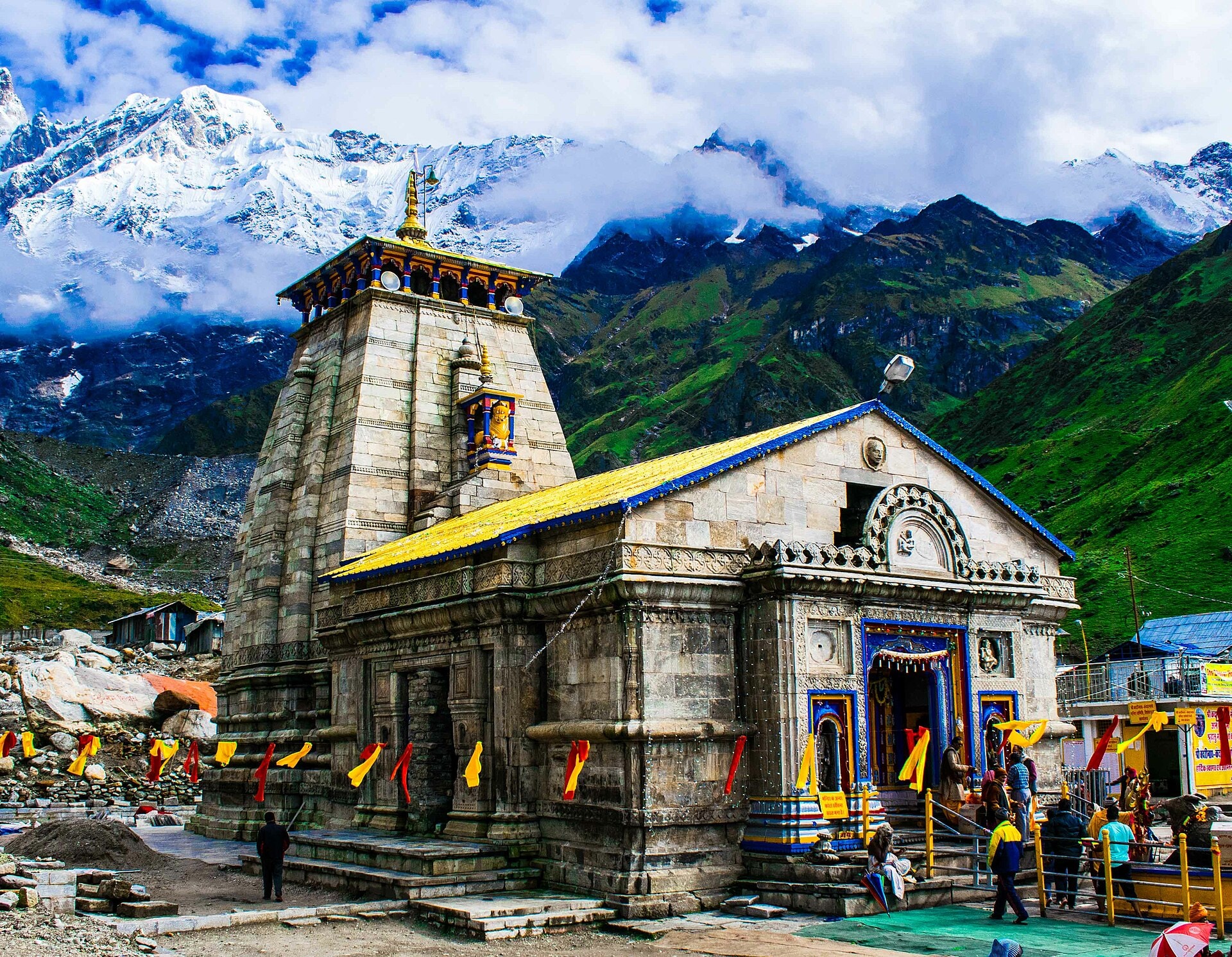 kedarnath_temple_in_rainy_season.jpg
