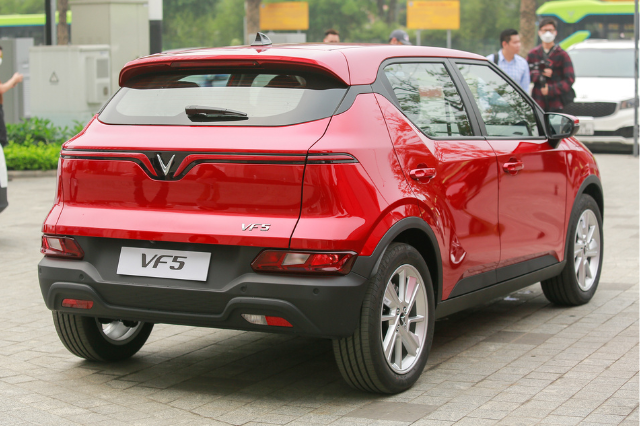 Bảng giá thông số VinFast VF 5 tháng 05/2025 | Ưu đãi 2 năm sạc