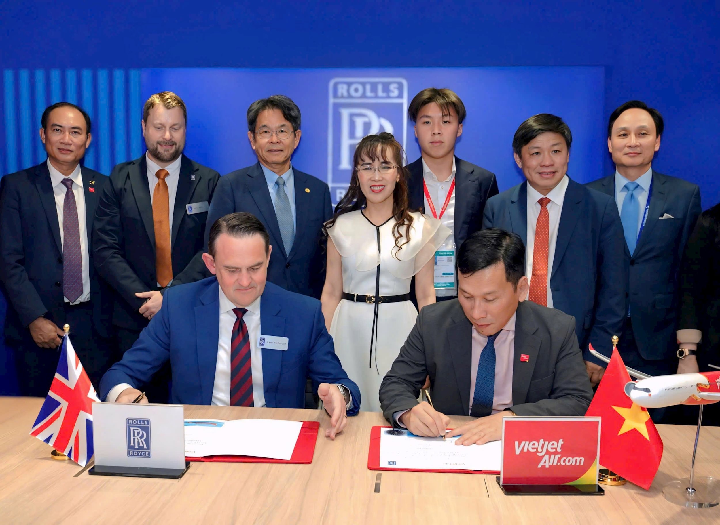 Vietjet ký đơn hàng mới 40 động cơ Trent 7000 với Rolls-Royce