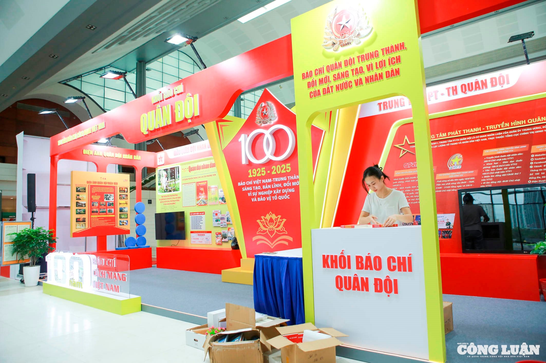 hội báo _23