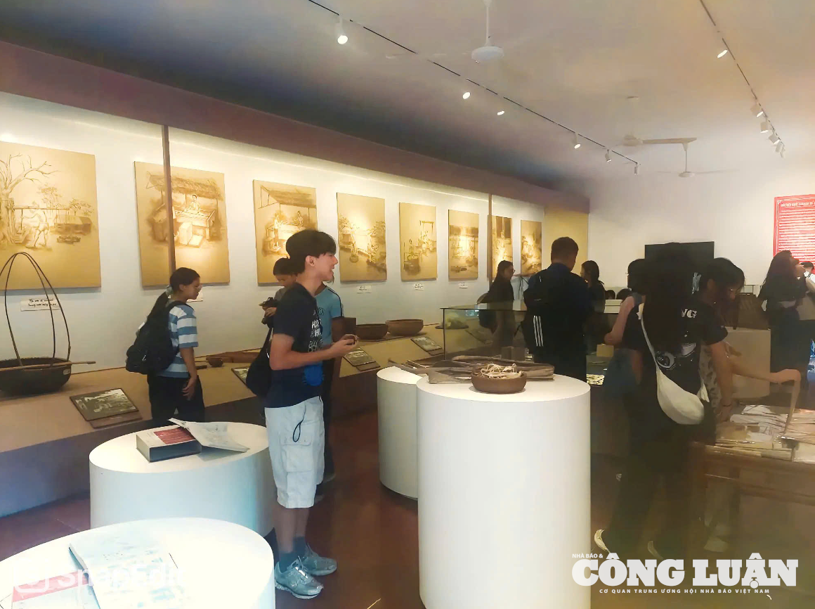 Ảnh màn hình 2025-06-19 lúc 13.23.38