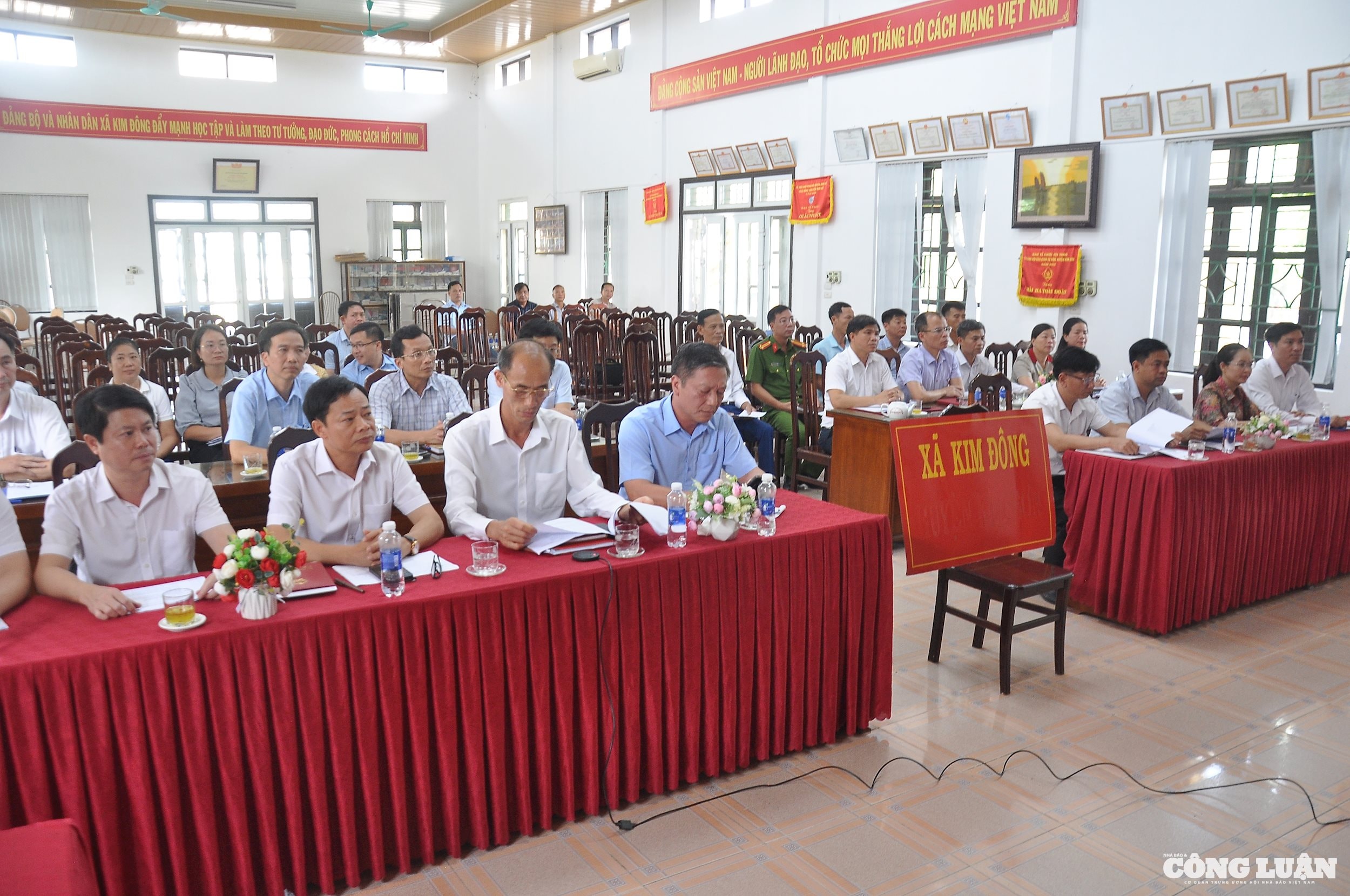 Các đại biểu tham dự hội nghị tại xã Kim Đông, huyện Kim Sơn.