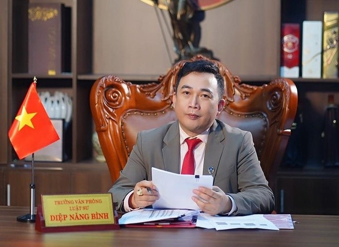 luật sư
