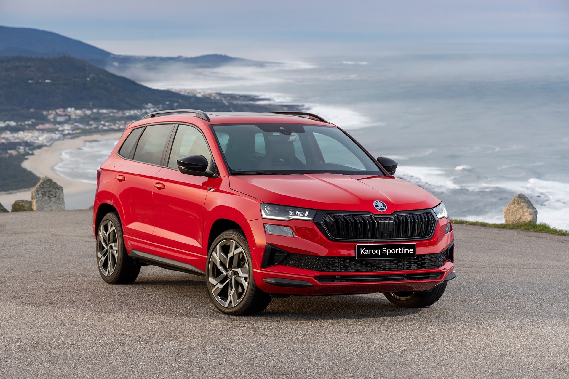 Giá lăn bánh Skoda Karoq 2025: Xe nhỏ, giá cao