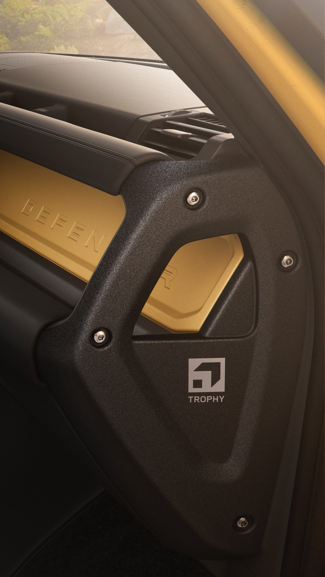 def_26my_trophy_edition_yellow_190625_13a.jpg
