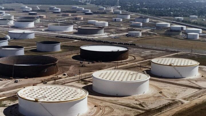 Giá xăng dầu hôm nay 25/6/2025: Giá dầu rơi tự do sau lệnh ngừng bắn Iran - Israel