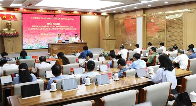 ha-giang-va-tuyen-quang-.jpg