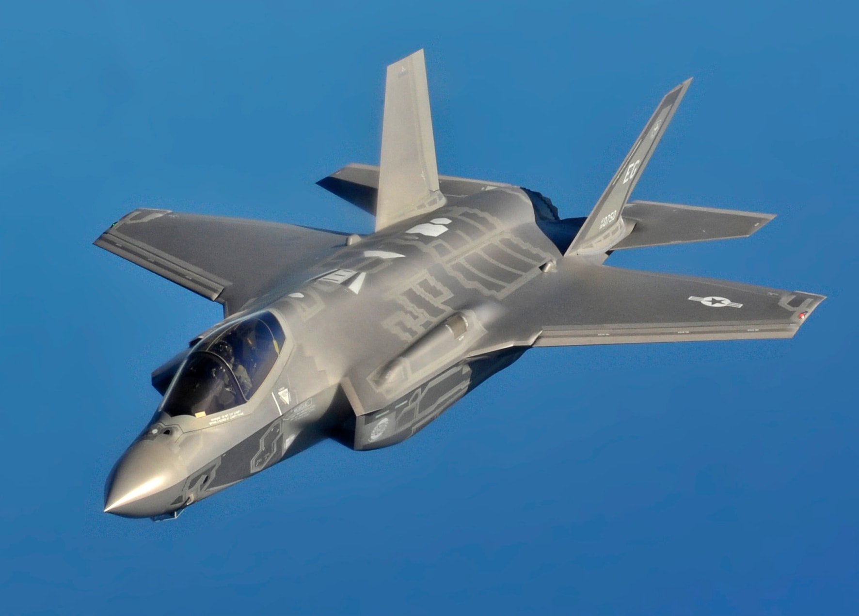 f-35a_flight_-cropped-2.jpg