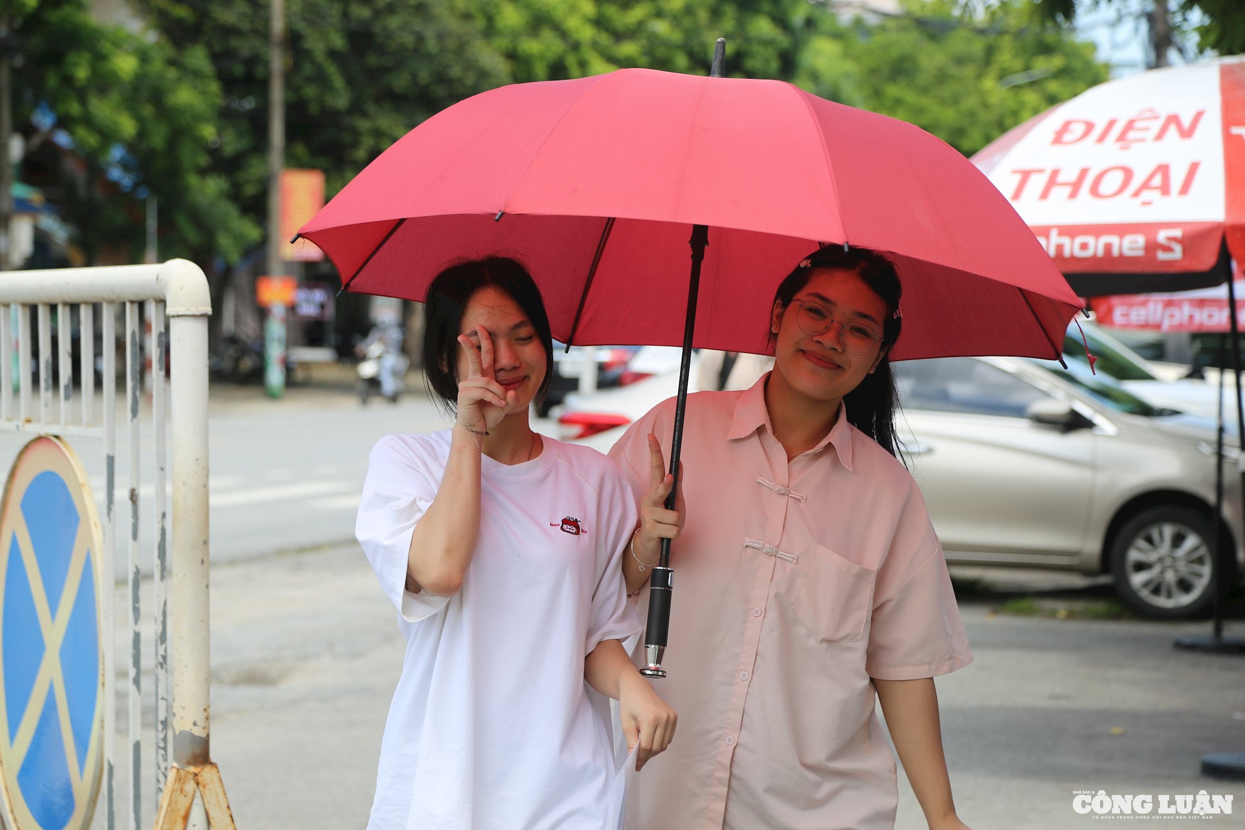 Nhiều
