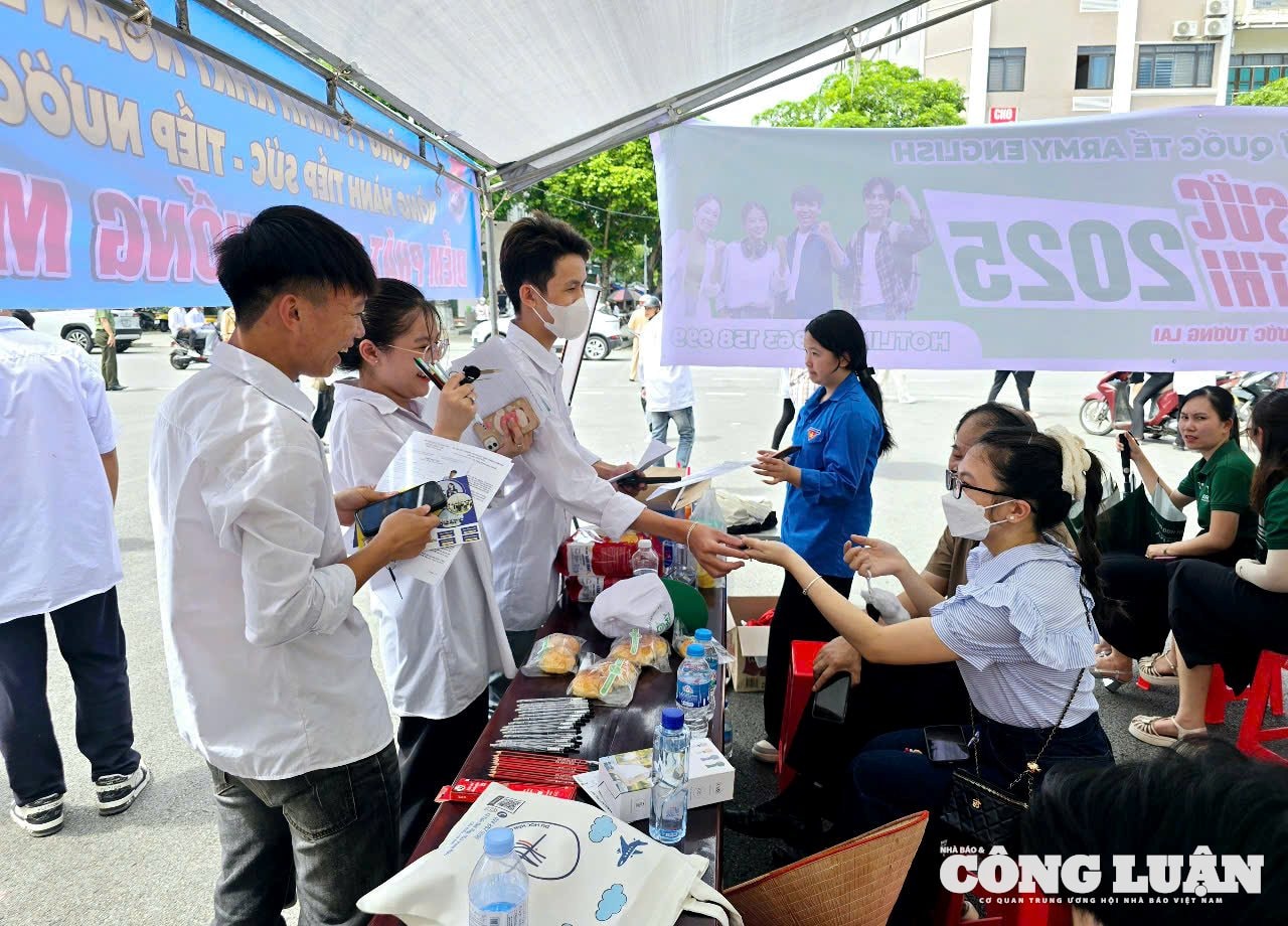 anh-8-diem-thi-truong-tran-phu-mong-.jpg