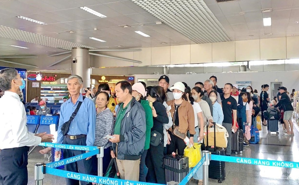 Hè 2025, gần 1.200 chuyến bay thông qua cảng hàng không Liên Khương