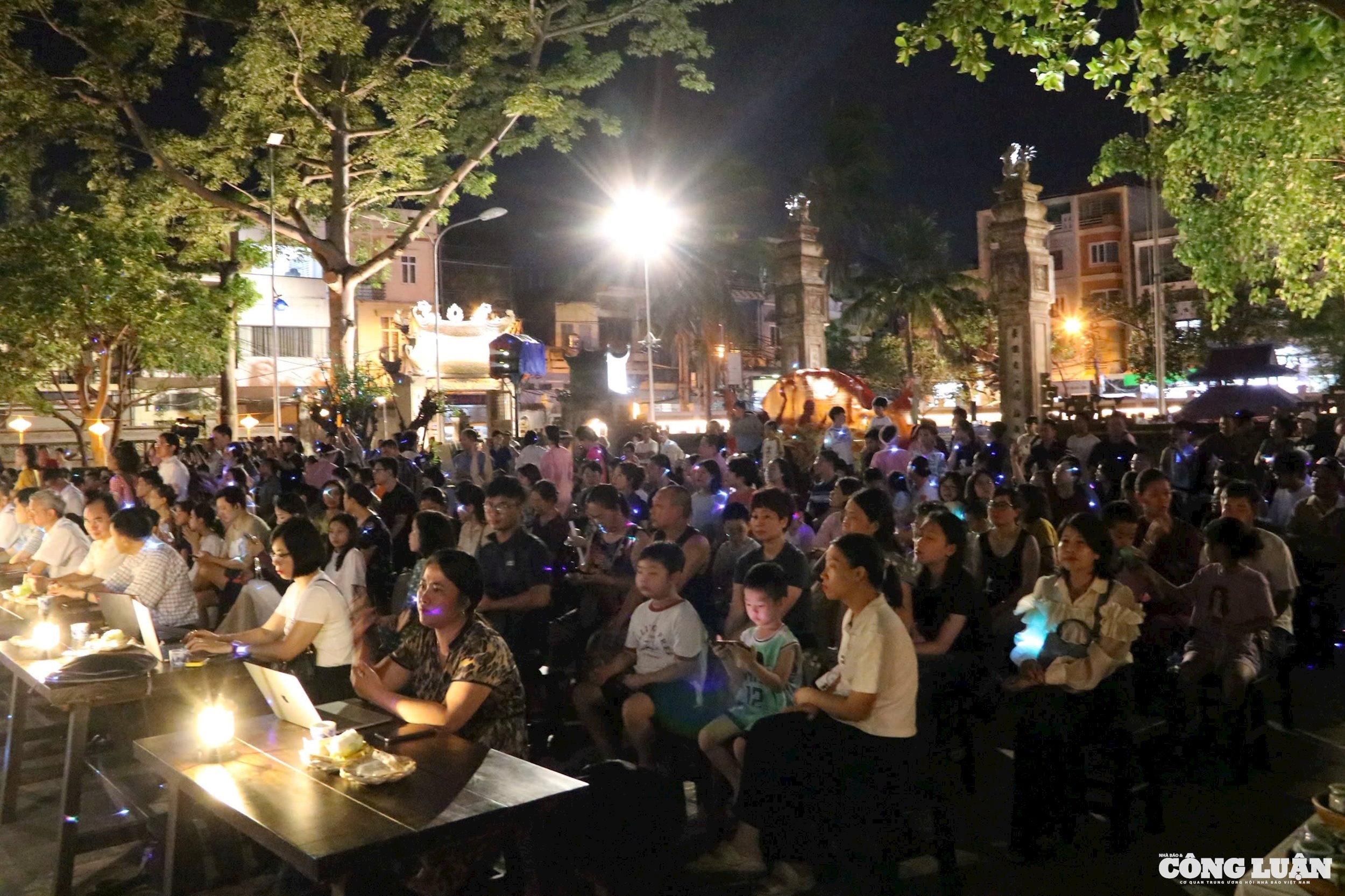 Tour đêm “Dấu thiêng Hàng Kênh
