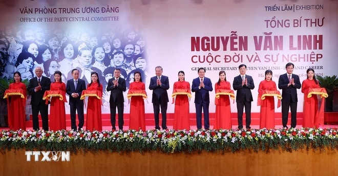 tong-bi-thu-to-lam-du-trien-lam-tong-bi-thu-nguyen-van-linh-cuoc-doi-va-su-nghiep-8120392-11.jpg