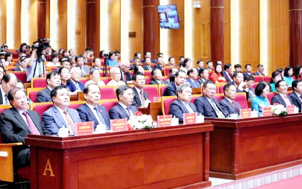 quang-canh-le-cong-bo-chinh-quyen-dia-phuong-2-cap.jpg