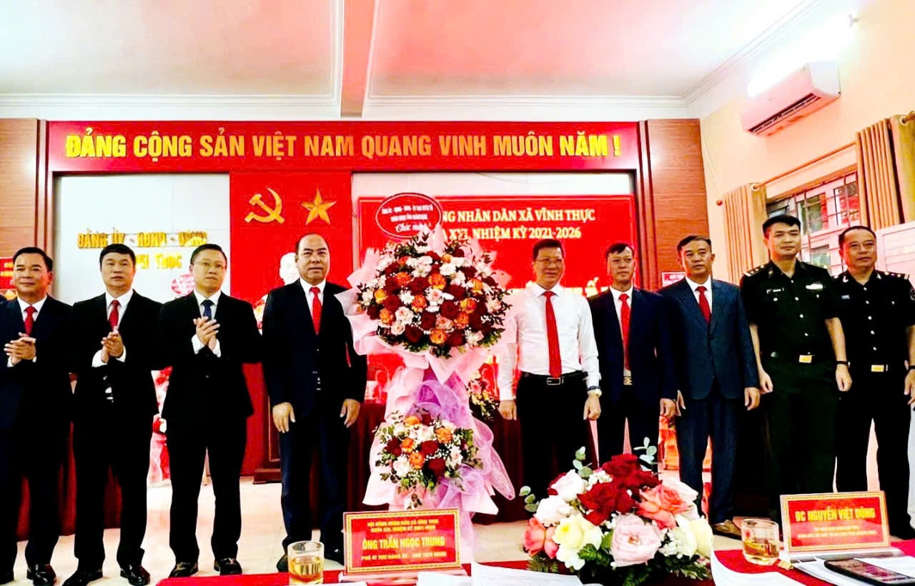 anh-14-chinh-quyen-dia-phung-2-cap.jpg
