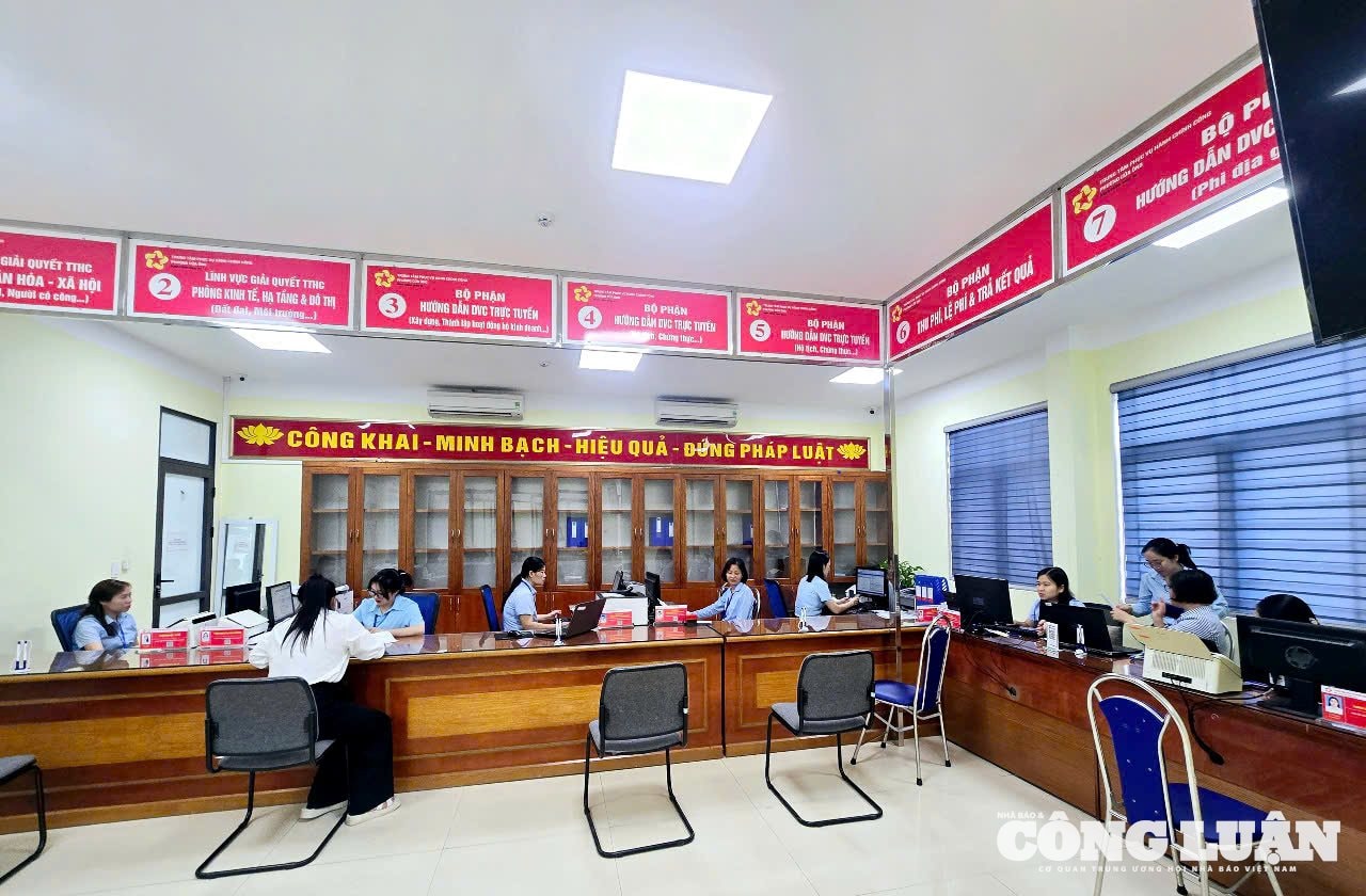 anh-8-chinh-quyen-dia-phung-2-cap.jpg