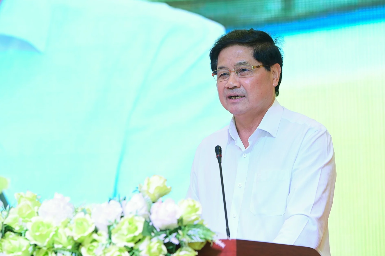 Ông Lê Quốc Doanh, Chủ tịch Hội Làm vườn Việt Nam, nguyên Thứ trưởng Bộ NN-PTNT, phát biểu khai mạc Diễn đàn.
